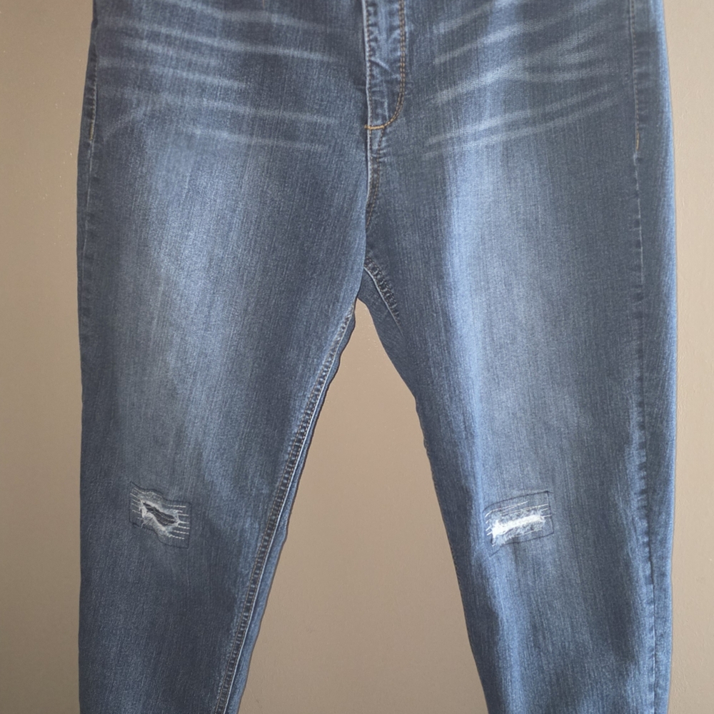 Women's Distressed Blue Jeans